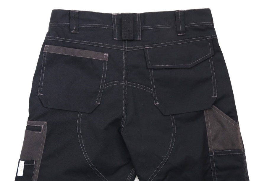 Essentials Cargo Nadrág Hernyó